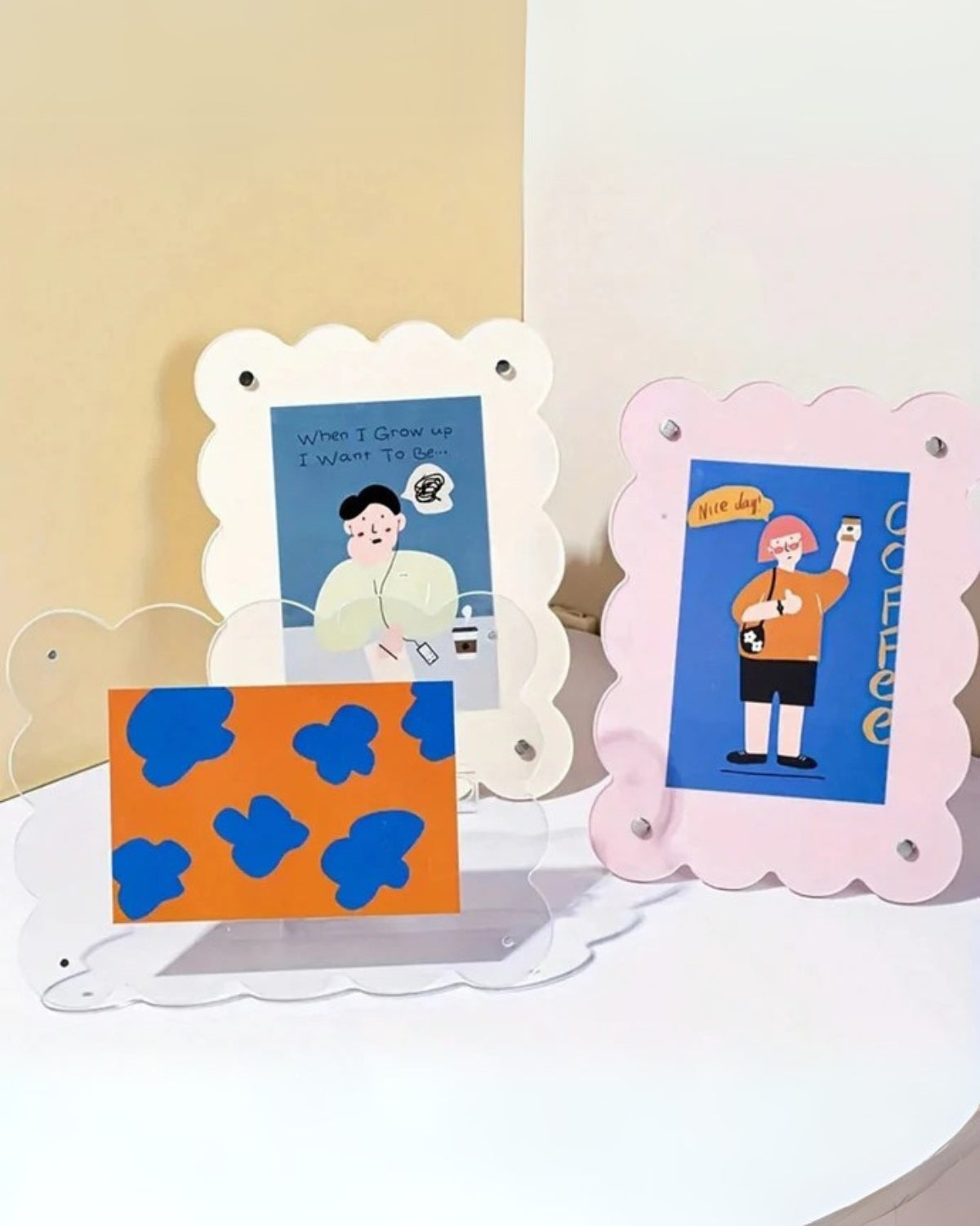 Scalloped Acrylic Picture Frame