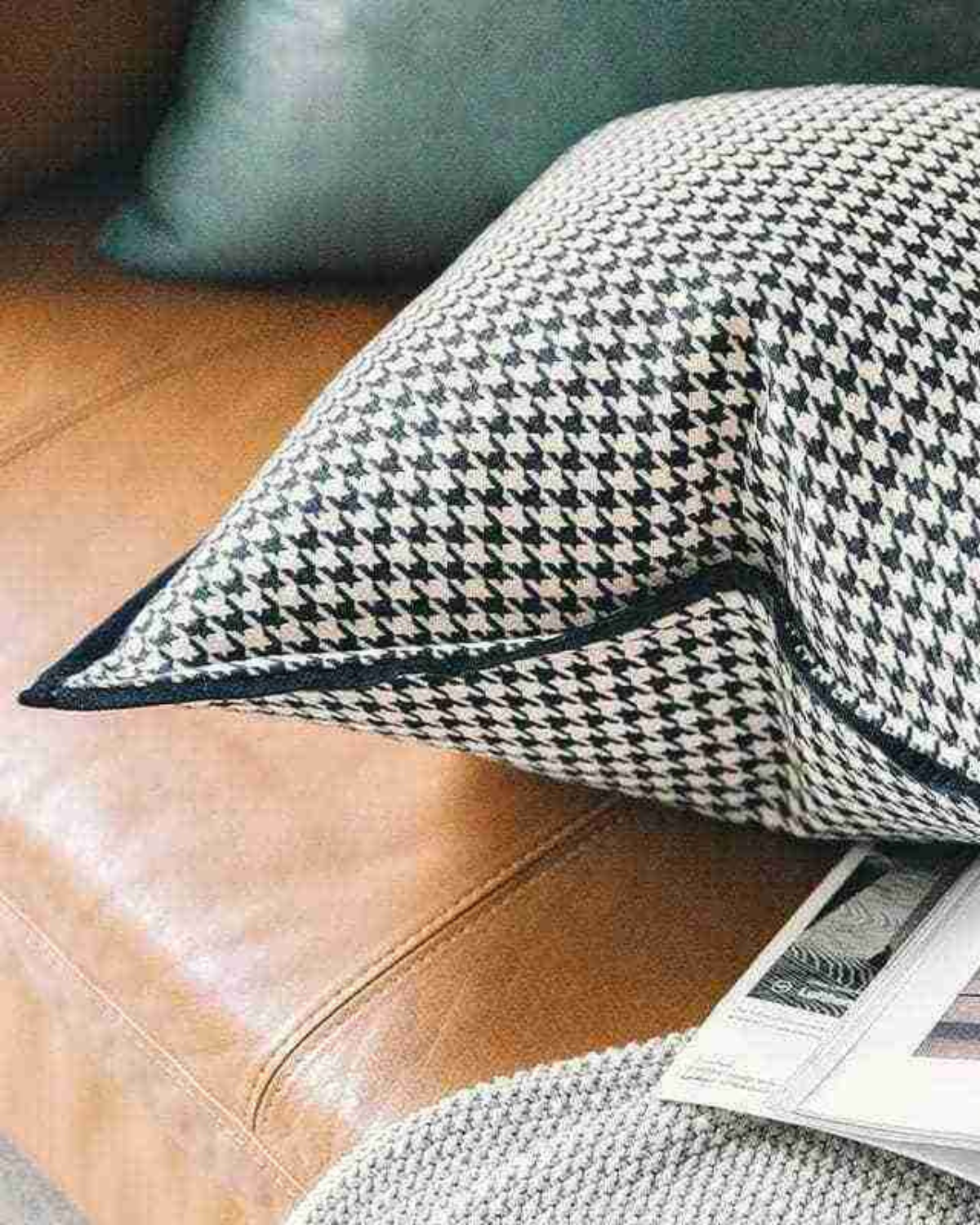Pied-de-Poule Cushion Cover
