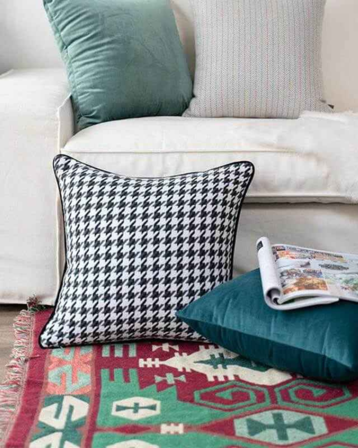 Pied-de-Poule Cushion Cover