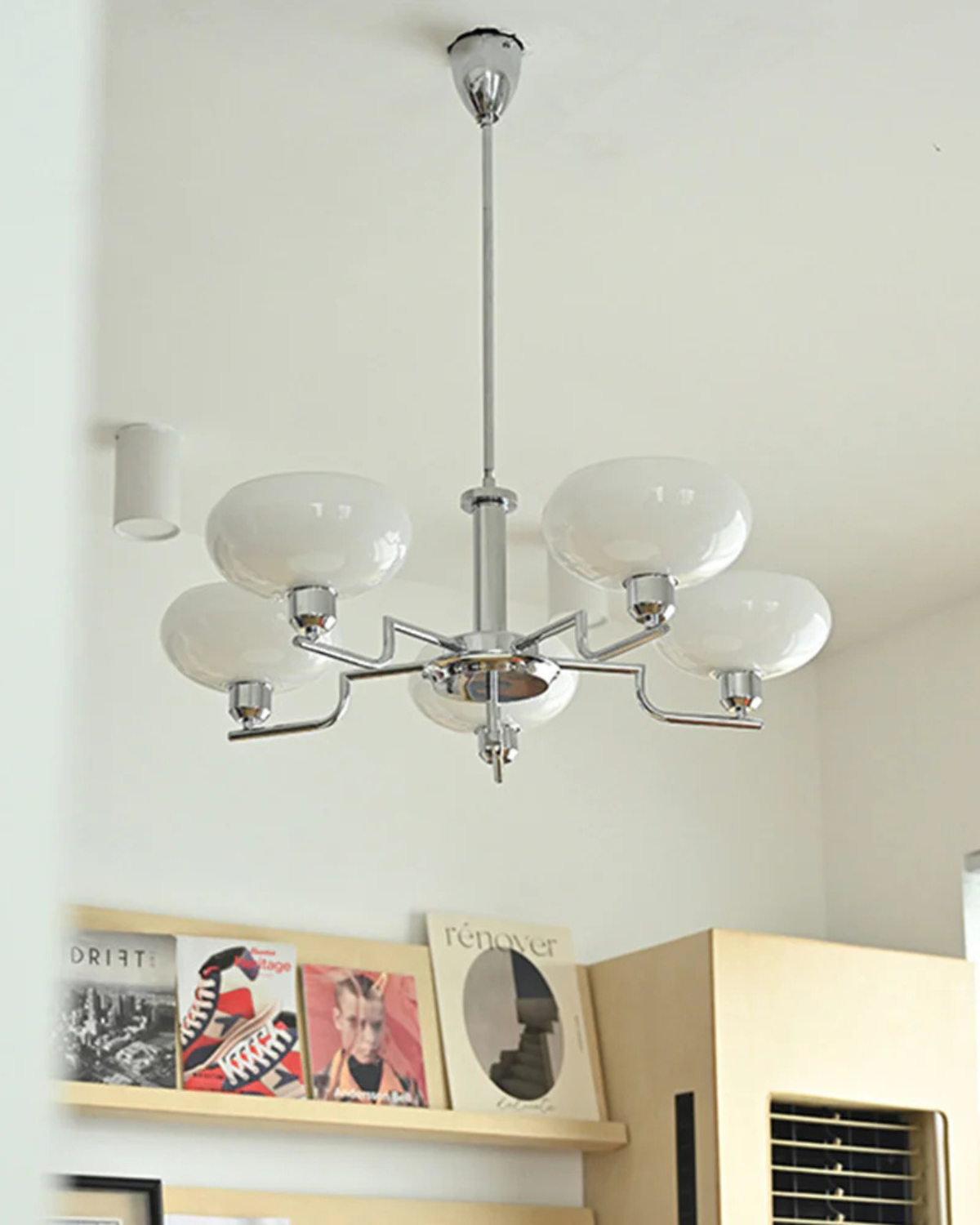#color_chrome white