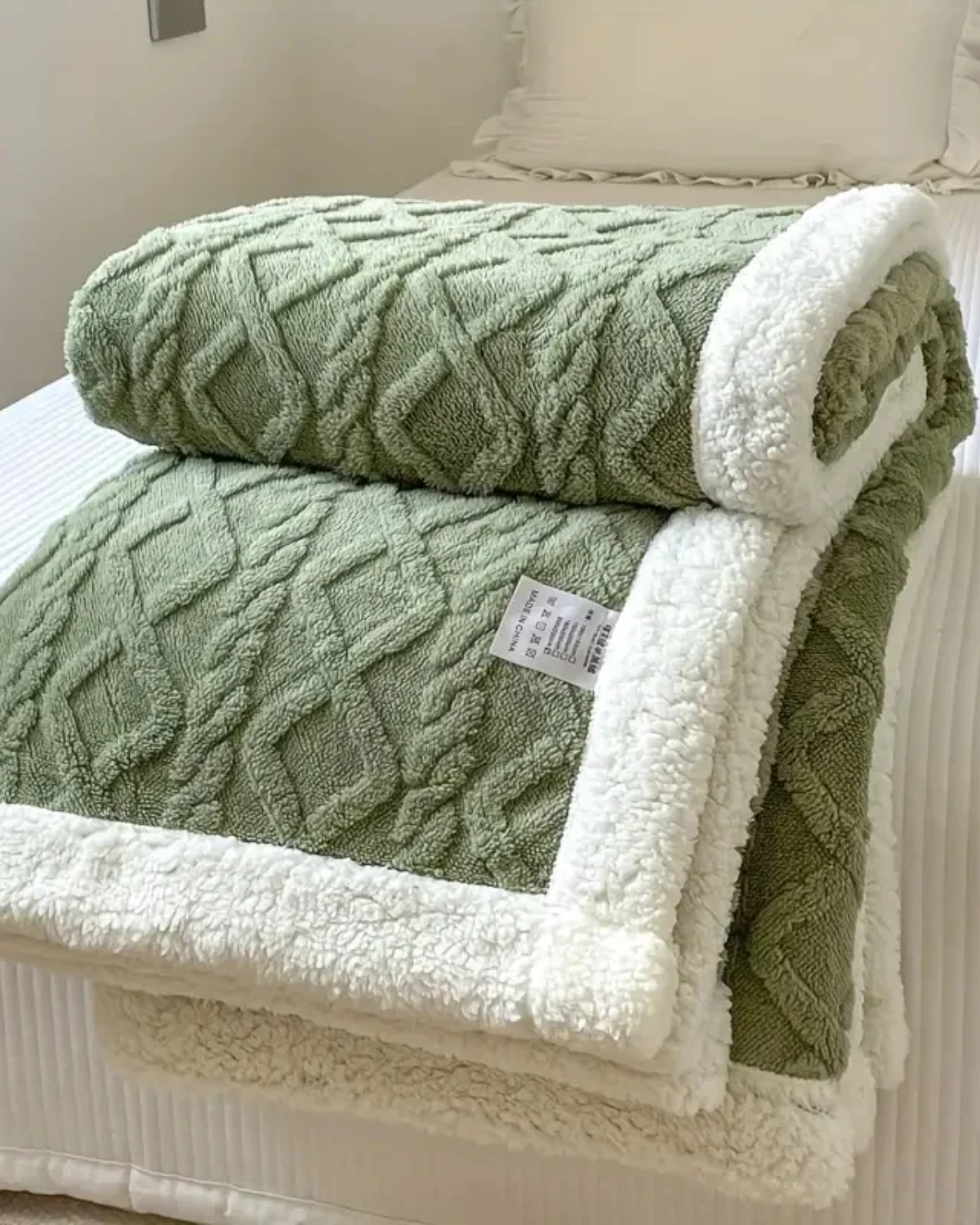 Belle Maison Snuggle Throw